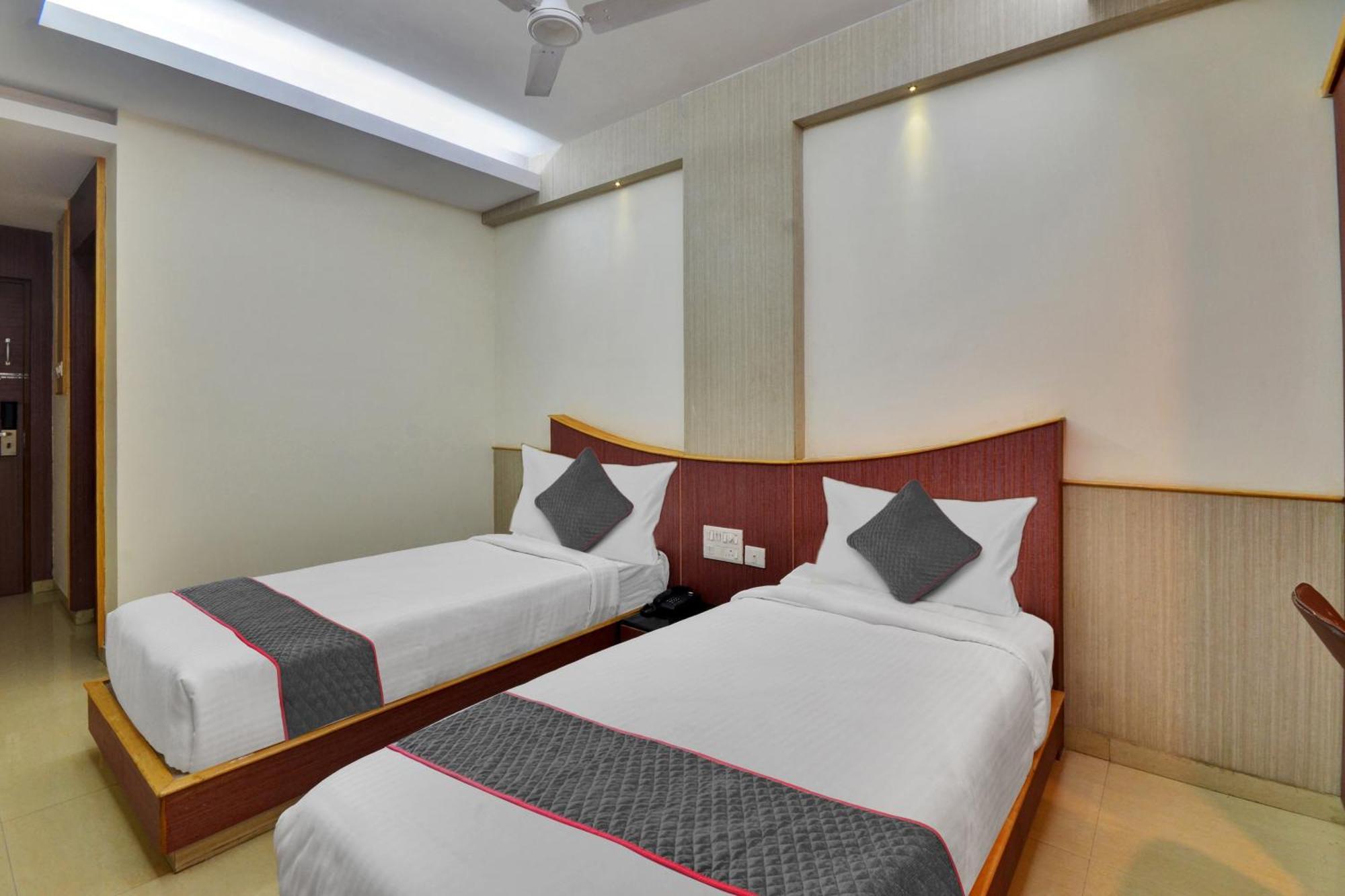 Townhouse Coastal Grand Hotels And Resorts Коимбатур Экстерьер фото