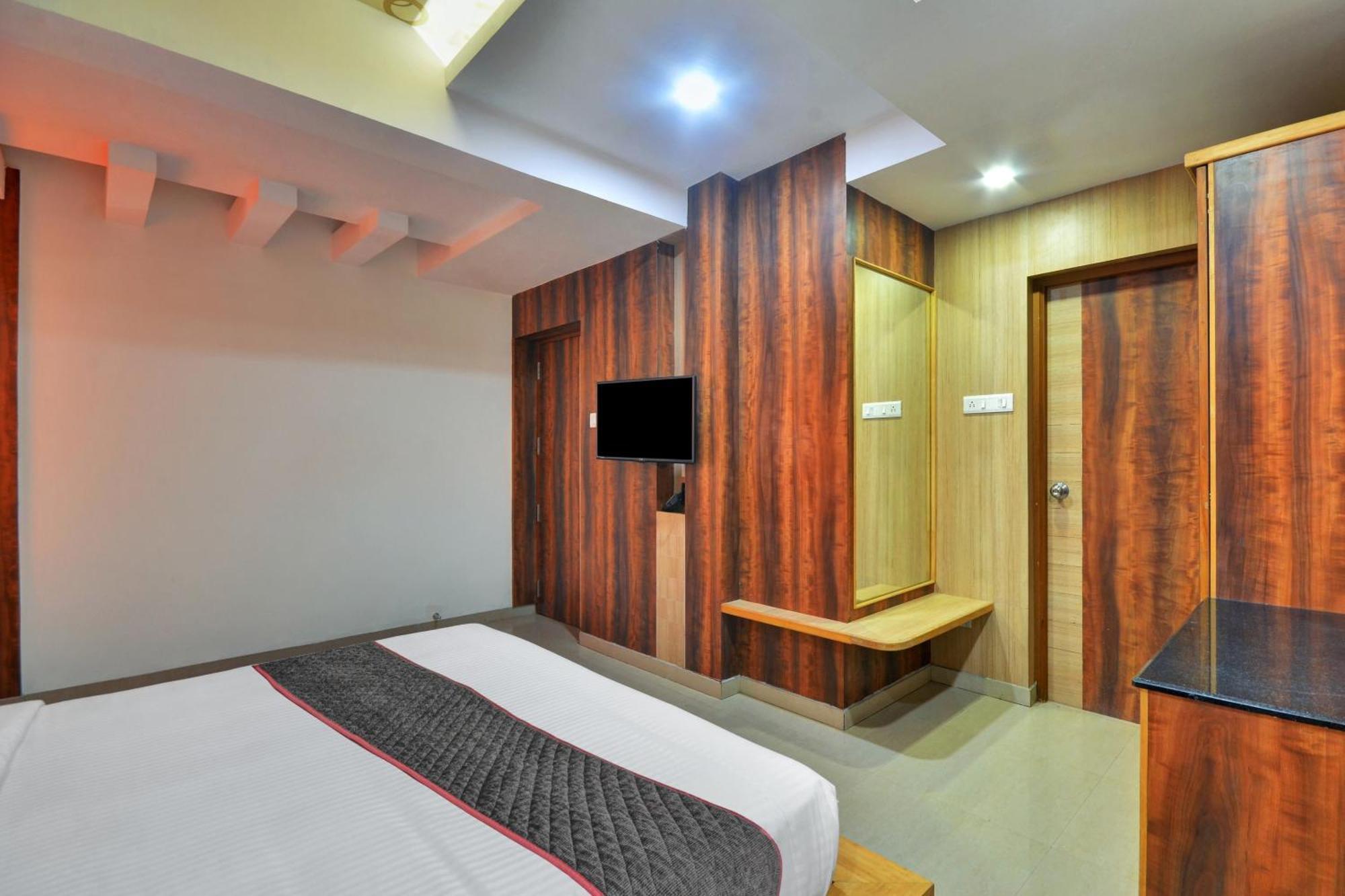 Townhouse Coastal Grand Hotels And Resorts Коимбатур Экстерьер фото